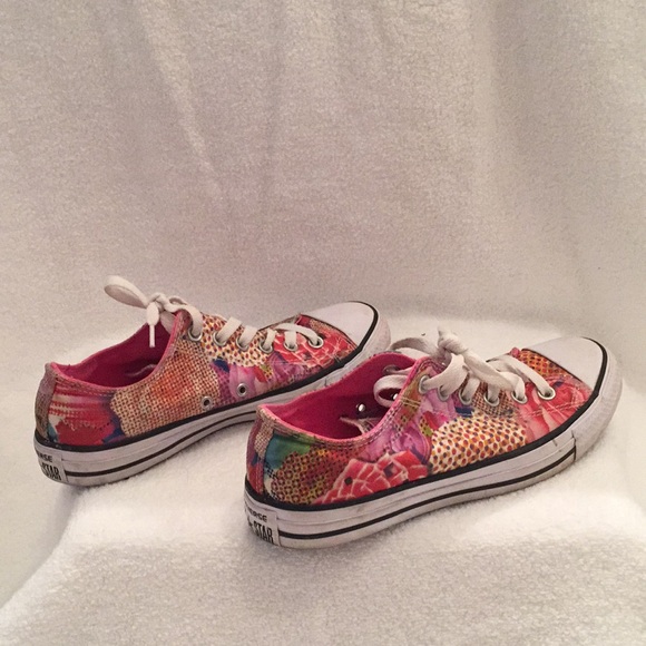 Floral converse. Size women’s 9. Men’s 7 - Picture 3 of 8